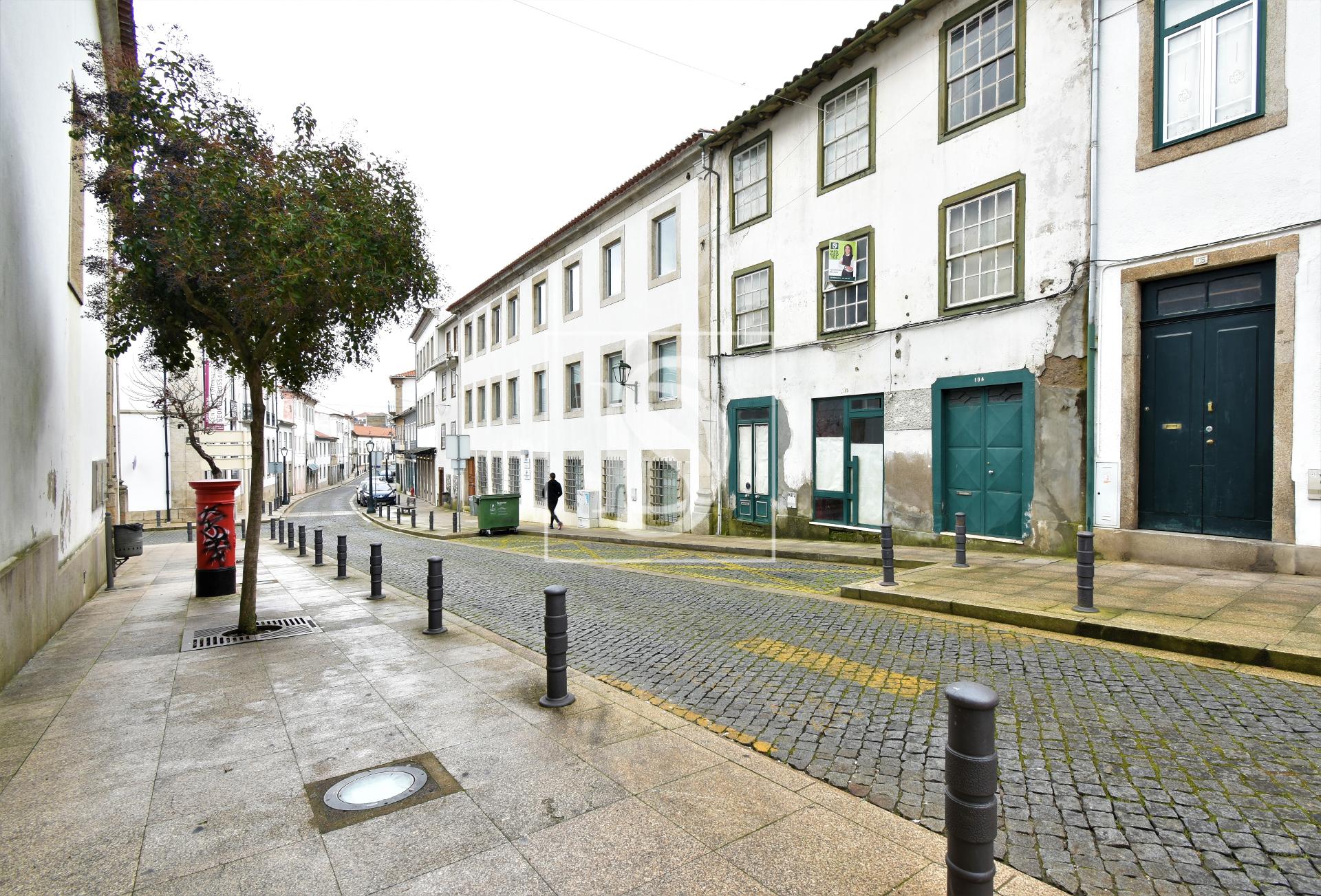 Moradia para Restaurar T6