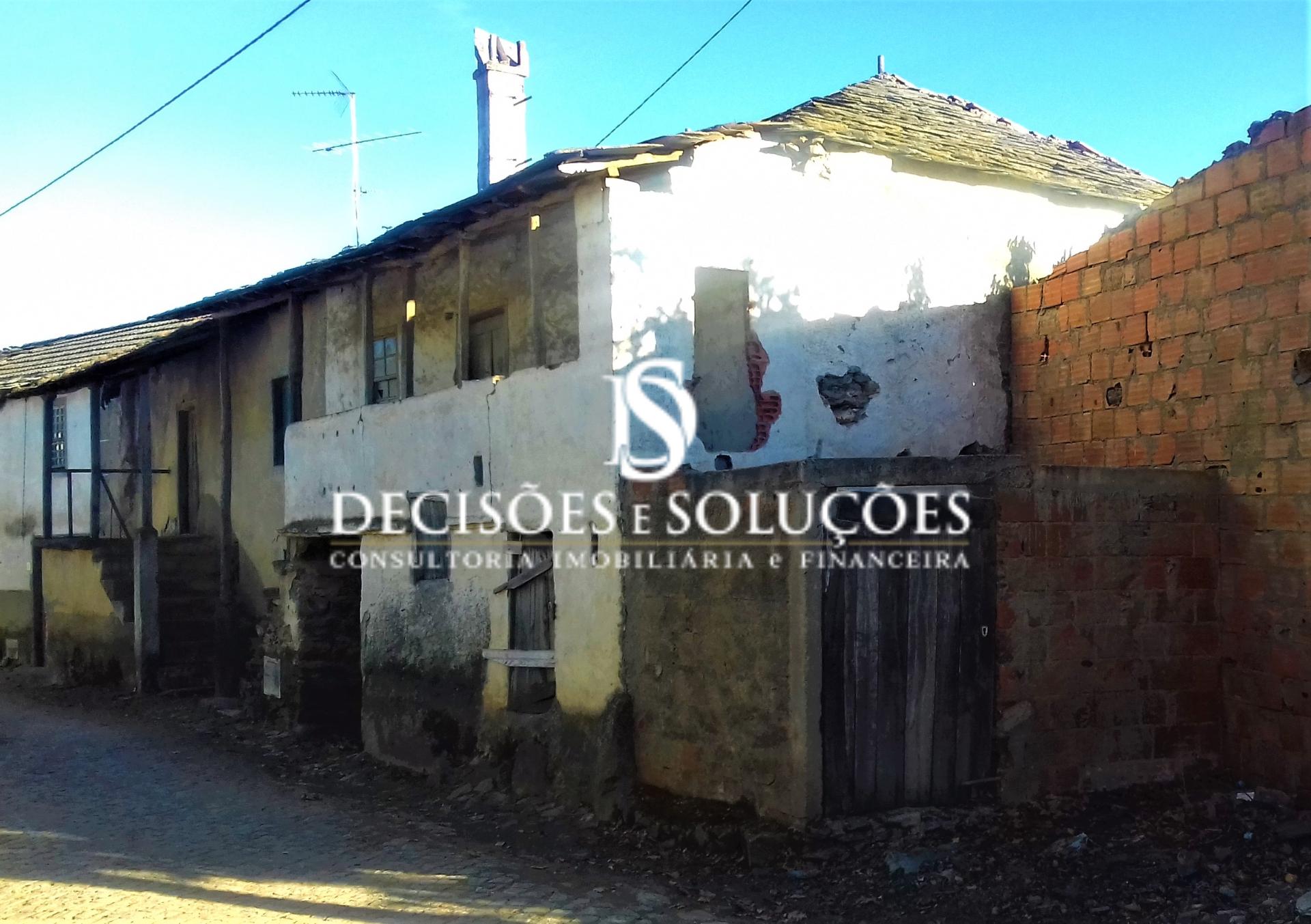 Detached house to restore T4