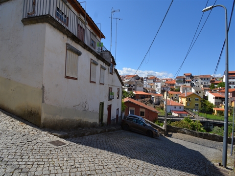 Moradia para Restaurar >=T10